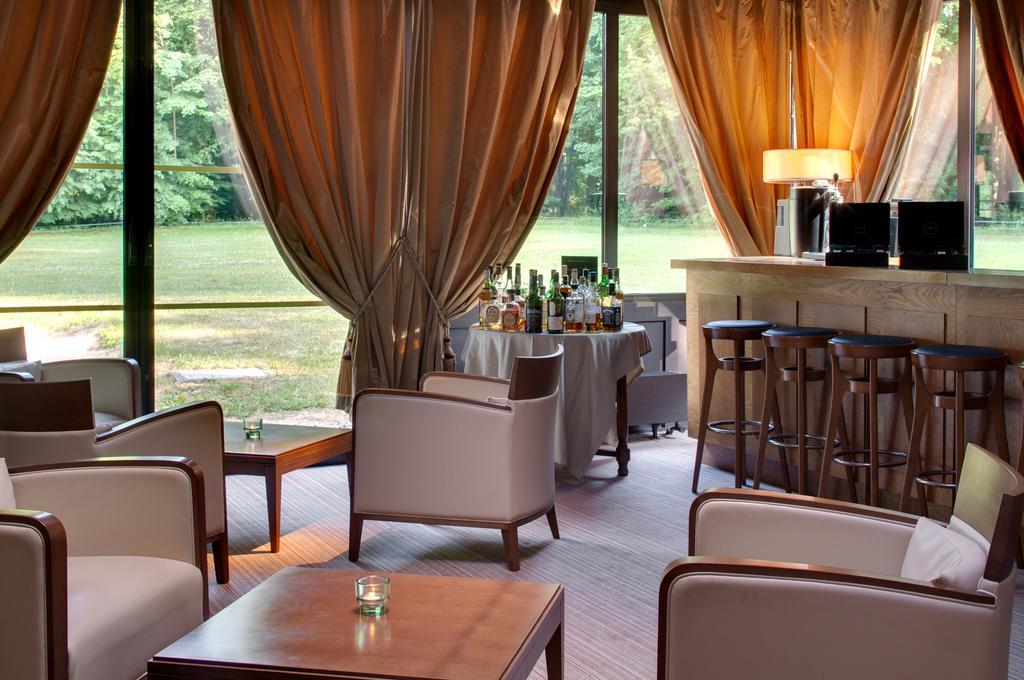 Hotel Le Pavillon De Gouffern Silli-en-Gouffern Esterno foto
